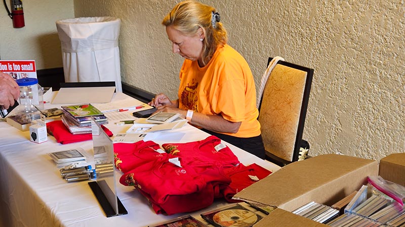 Linda at the 2023 Kona Steel Guitar Festival